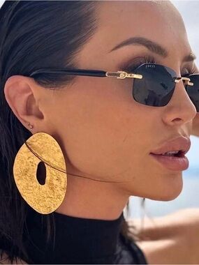 Gucci Black Rimless Rectangle Sunglasses with Gold Accents